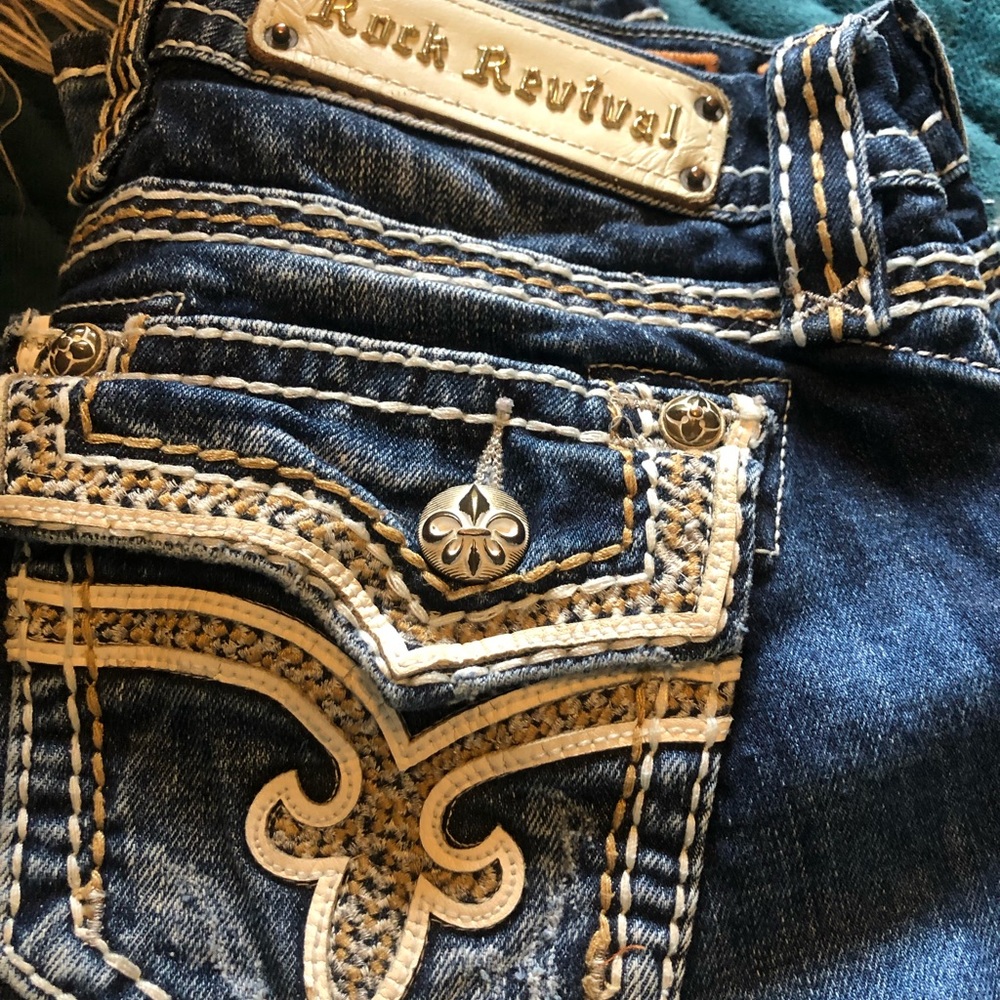 BUCKLE ROCK REVIVAL JEANS
